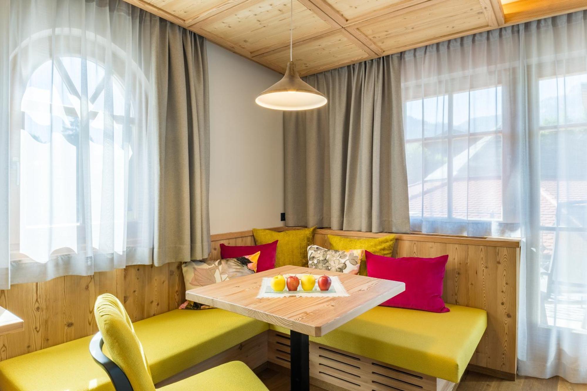 Mirabell Dolomites Hotel - Luxury Ayurveda & Spa Olang Exterior foto