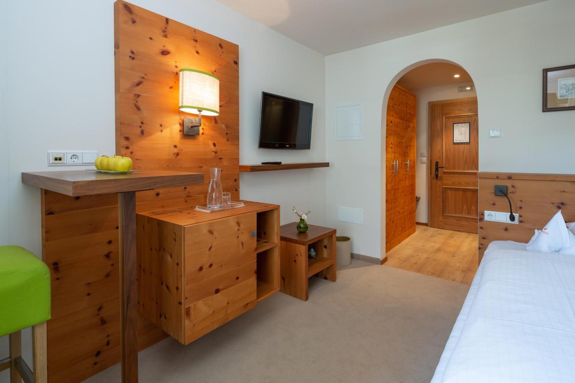 Mirabell Dolomites Hotel - Luxury Ayurveda & Spa Olang Exterior foto