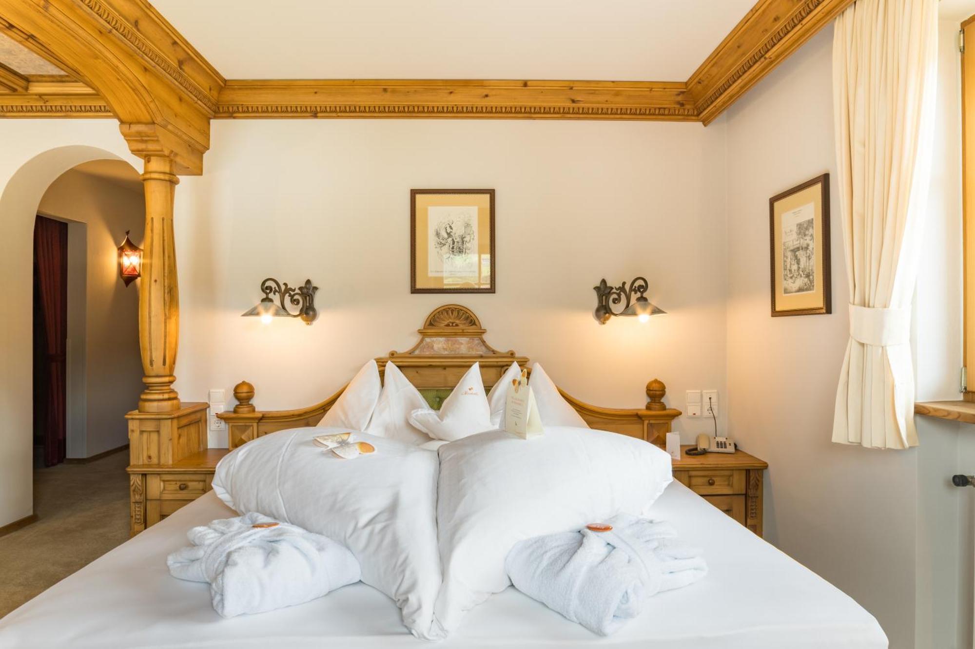 Mirabell Dolomites Hotel - Luxury Ayurveda & Spa Olang Exterior foto
