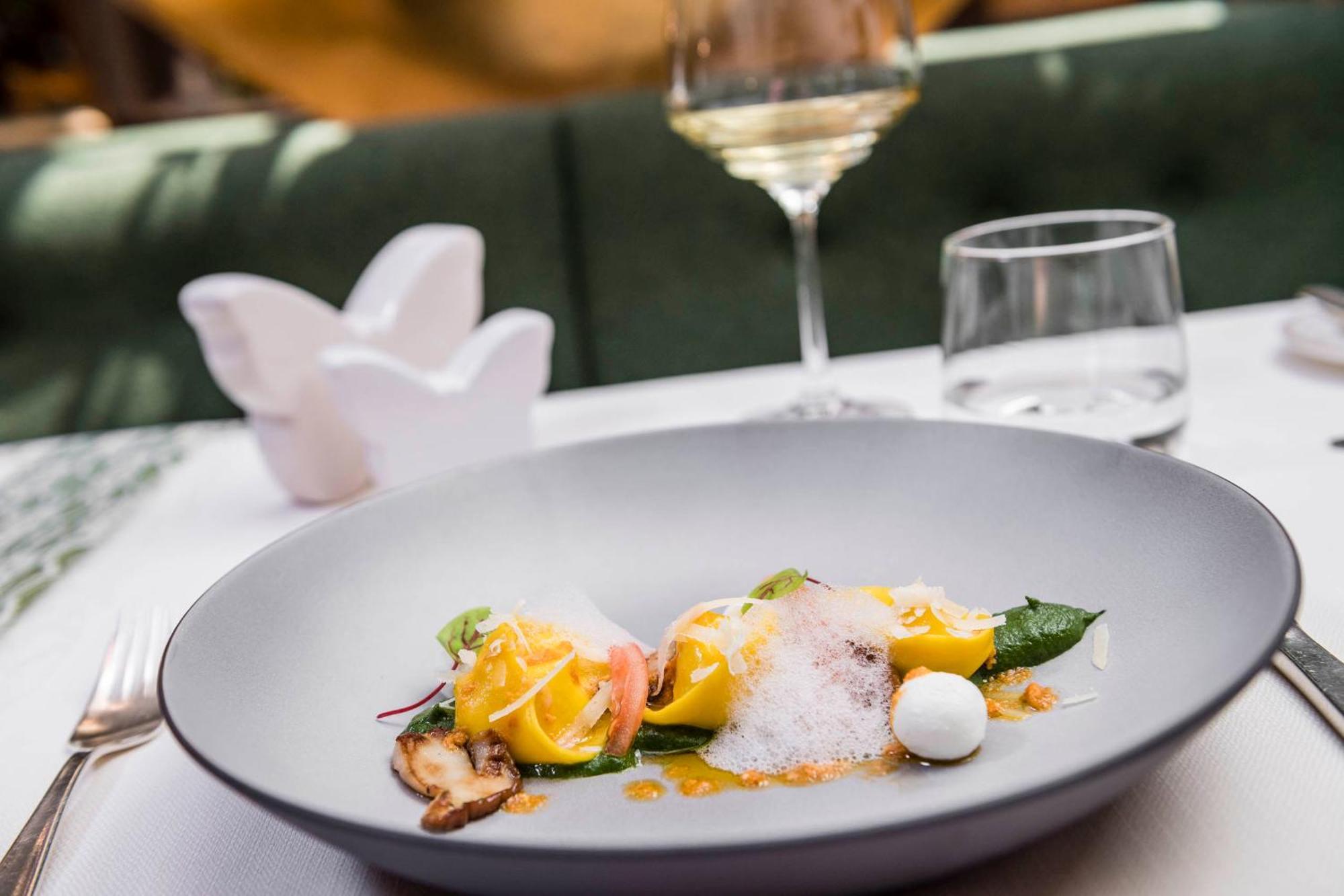 Mirabell Dolomites Hotel - Luxury Ayurveda & Spa Olang Exterior foto
