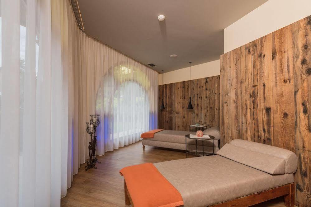 Mirabell Dolomites Hotel - Luxury Ayurveda & Spa Olang Exterior foto